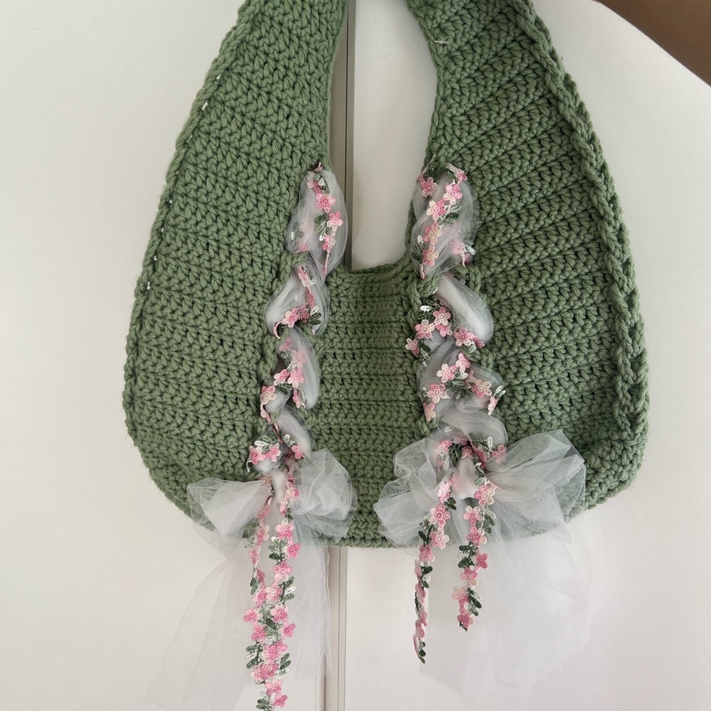 New Green Crochet Bag with Floral Details - Pink bow - Handmade